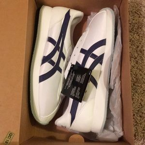 NWT cheer and dance team ASICS shoes